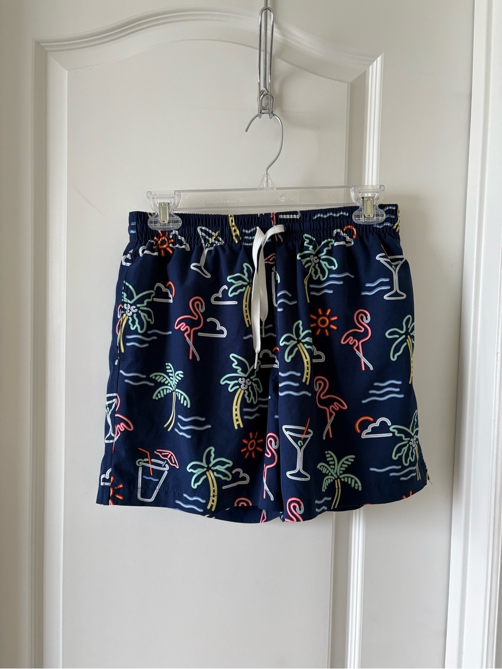 Chubbies The Neon Lights Swim Trunks Mens S 5.5” Flamingo Tropical Navy Shorts